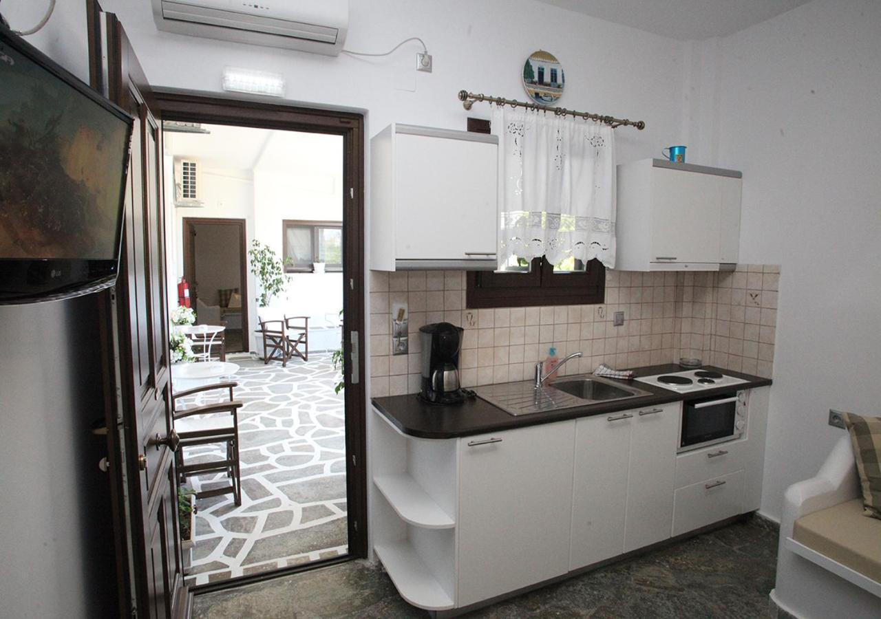 الشقق الفندقية Livadi في  Pergola المظهر الخارجي الصورة