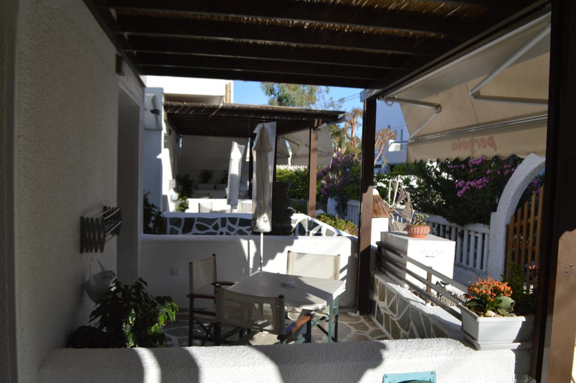 الشقق الفندقية Livadi في  Pergola المظهر الخارجي الصورة